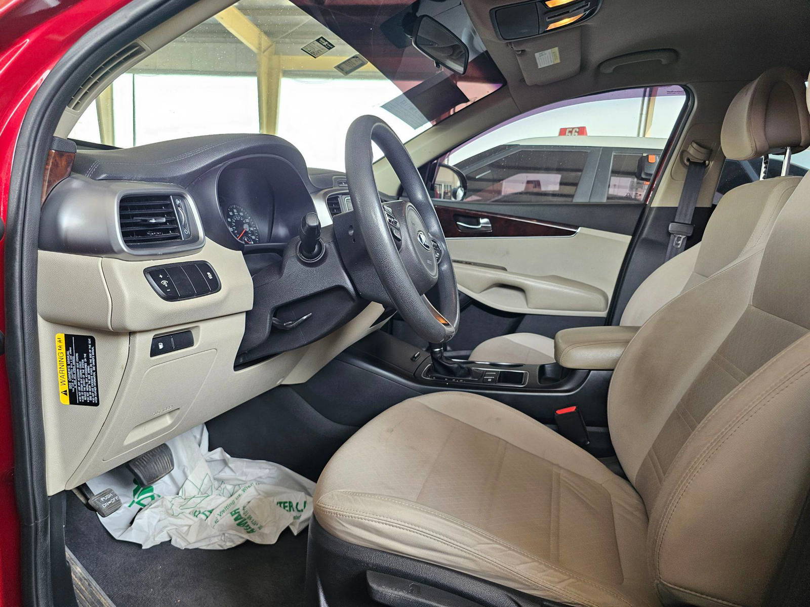 2016 KIA SORENTO — 218265 Miles — Lot 9GG139039 — Souq - Marhaba Auctions Used Cars - Image 8