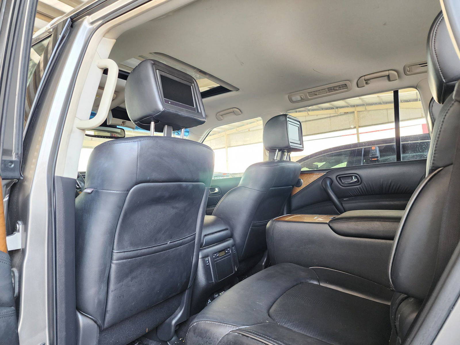 2014 INFINITI QX80 — 168366 Miles — Lot 56576844 — Main - Marhaba Auctions Used Cars - Image 6