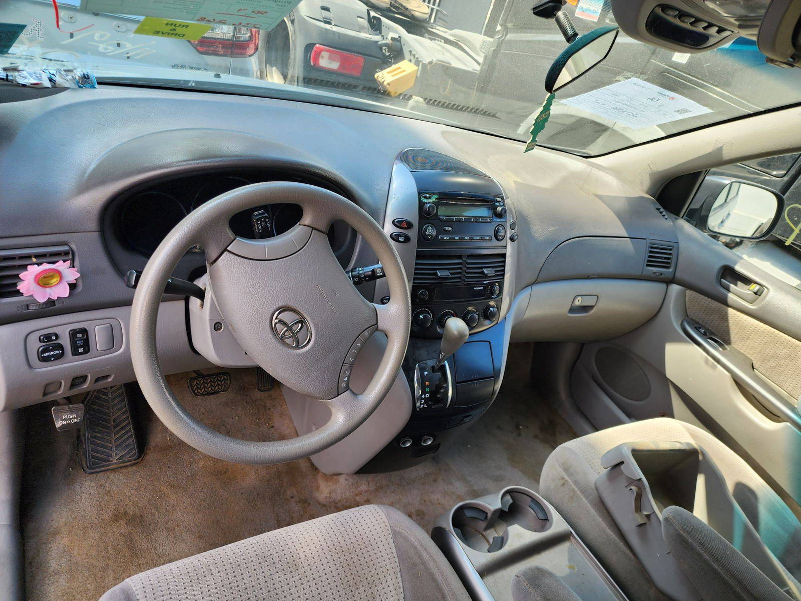 2008 TOYOTA SIENNA — 236268 Miles — Lot 33589 — Main - Marhaba Auctions Used Cars - Image 5