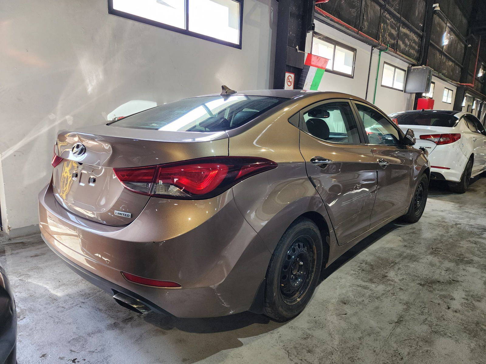2016 HYUNDAI ELANTRA — 135320 KM — Lot 69623444 — Al Quoz - Marhaba Auctions Used Cars - Image 3
