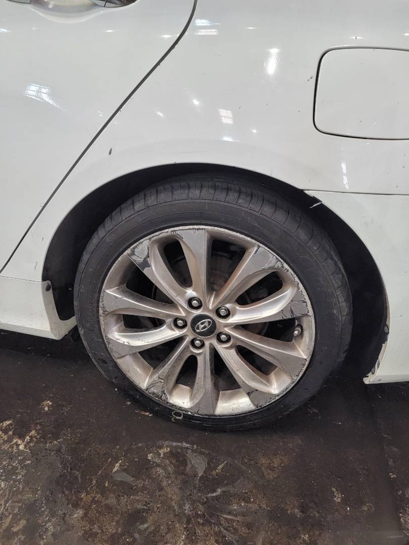 2013 HYUNDAI SONATA — 184762 Miles — Lot 27985 — Main - Marhaba Auctions Used Cars - Image 9