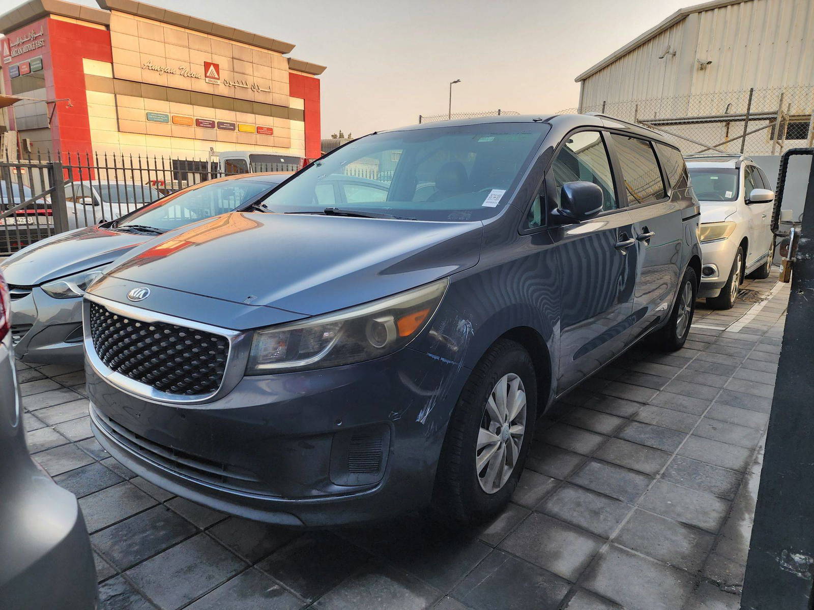 2017 KIA SEDONA — 144120 Miles — Lot 58873615 — Al Quoz - Marhaba Auctions Used Cars - Image 4
