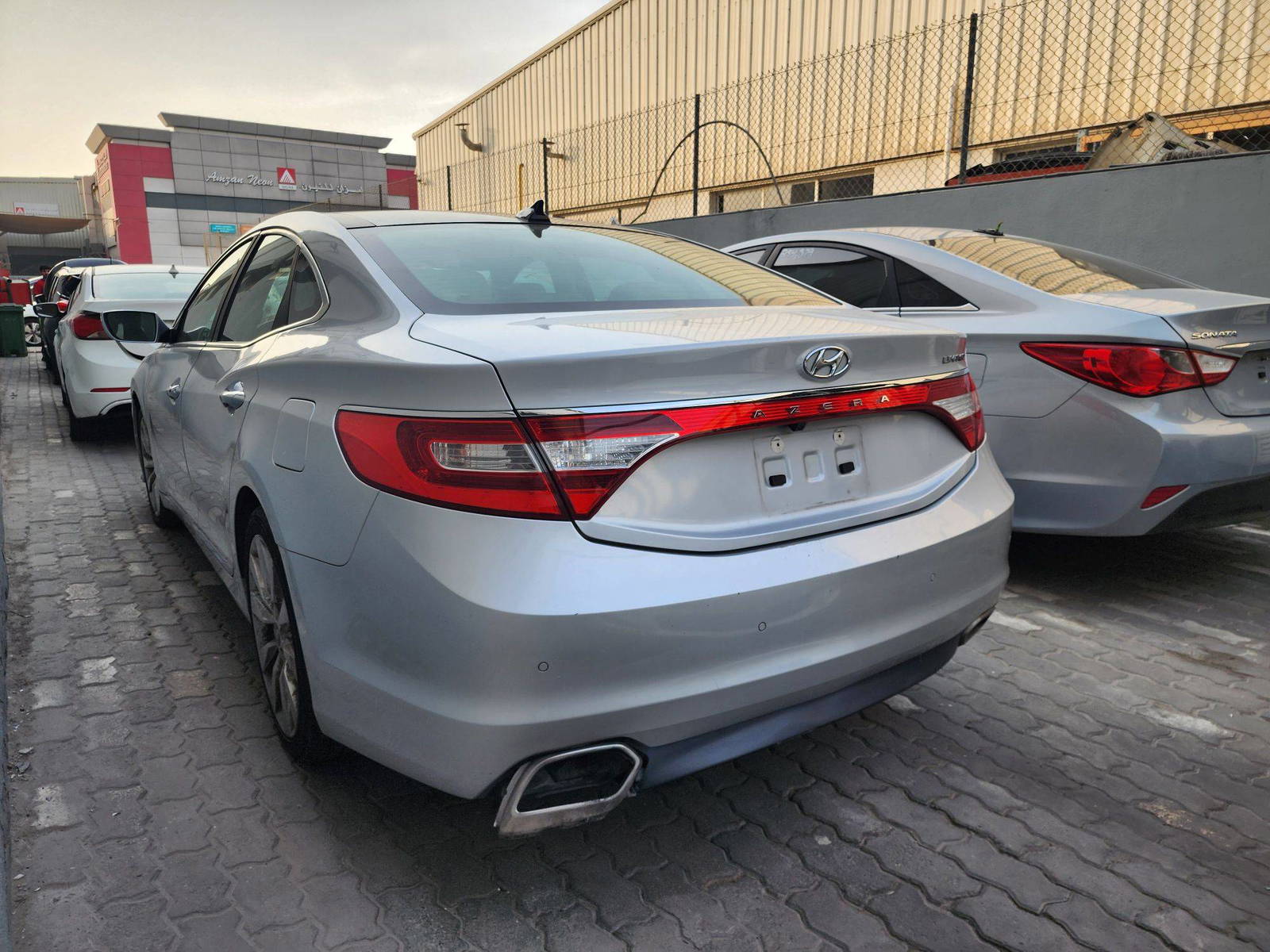 2016 HYUNDAI AZERA — 178029 Miles — Lot GA520030 — Al Quoz - Marhaba Auctions Used Cars - Image 5