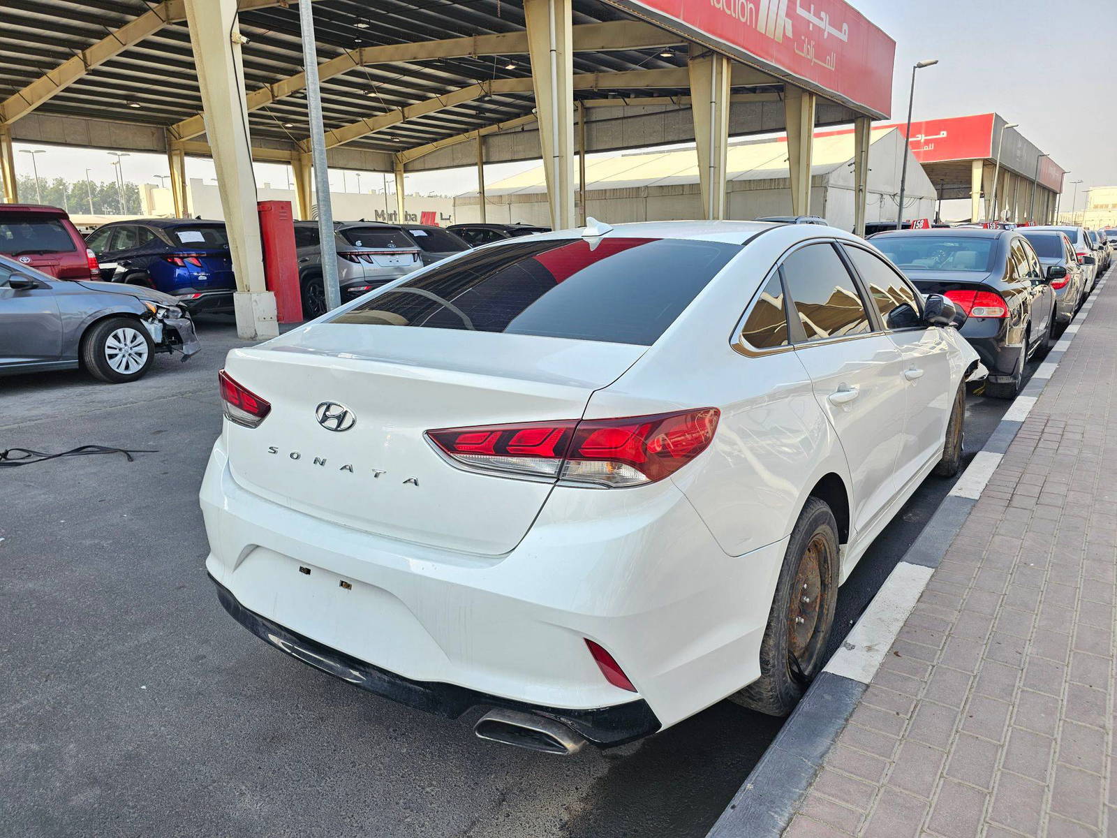 2018 HYUNDAI SONATA — 123749 KM — Lot 42712505 — Souq - Marhaba Auctions Used Cars - Image 4