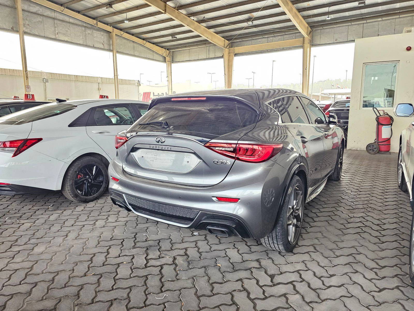 2017 INFINITI Q30S — 68894 KM — Lot 053028 — Souq - Marhaba Auctions Used Cars - Image 3