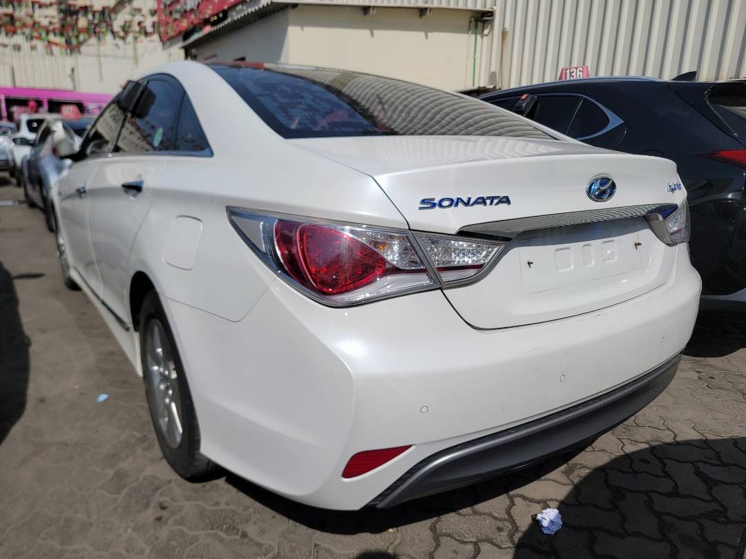 2012 HYUNDAI SONATA — 277281 KM — Lot 040317 — Main - Marhaba Auctions Used Cars - Image 3