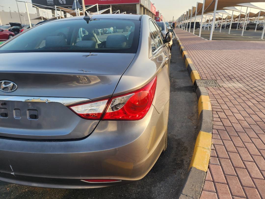 2011 HYUNDAI SONATA — 193264 Miles — Lot 82232593 - Marhaba Auctions Used Cars - Image 11