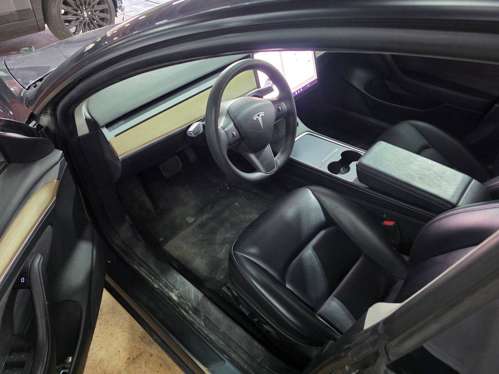 TESLA MODEL 3 2023 - Marhaba Auction Used Cars - Image 8