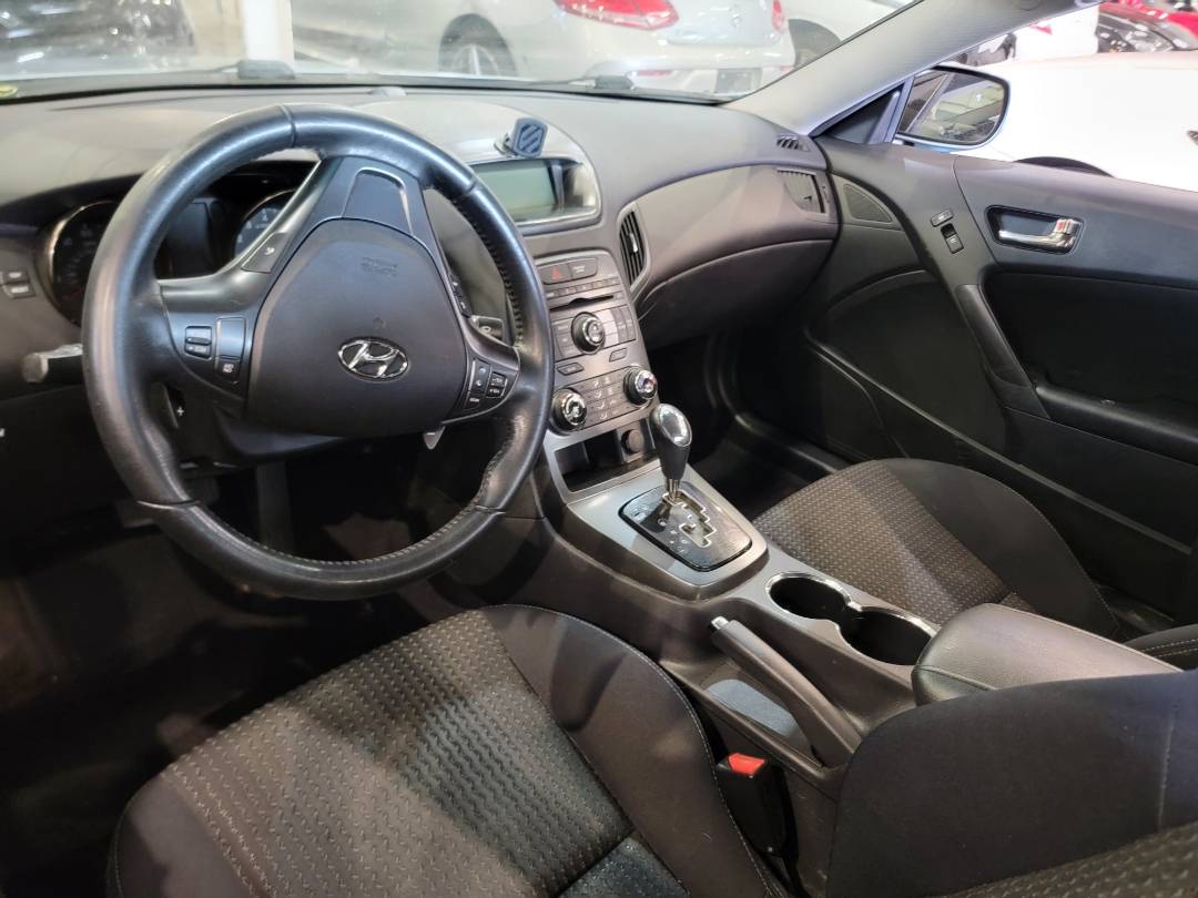 2012 HYUNDAI GENESIS — 125285 Miles — Lot 068907 — Main - Marhaba Auctions Used Cars - Image 7