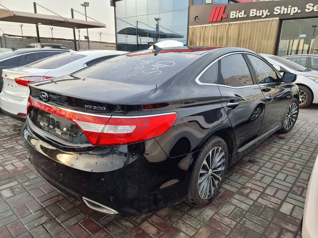 2013 HYUNDAI GRANDEUR — 267448 KM — Lot 57270 — Ind. 12 - Marhaba Auctions Used Cars - Image 4
