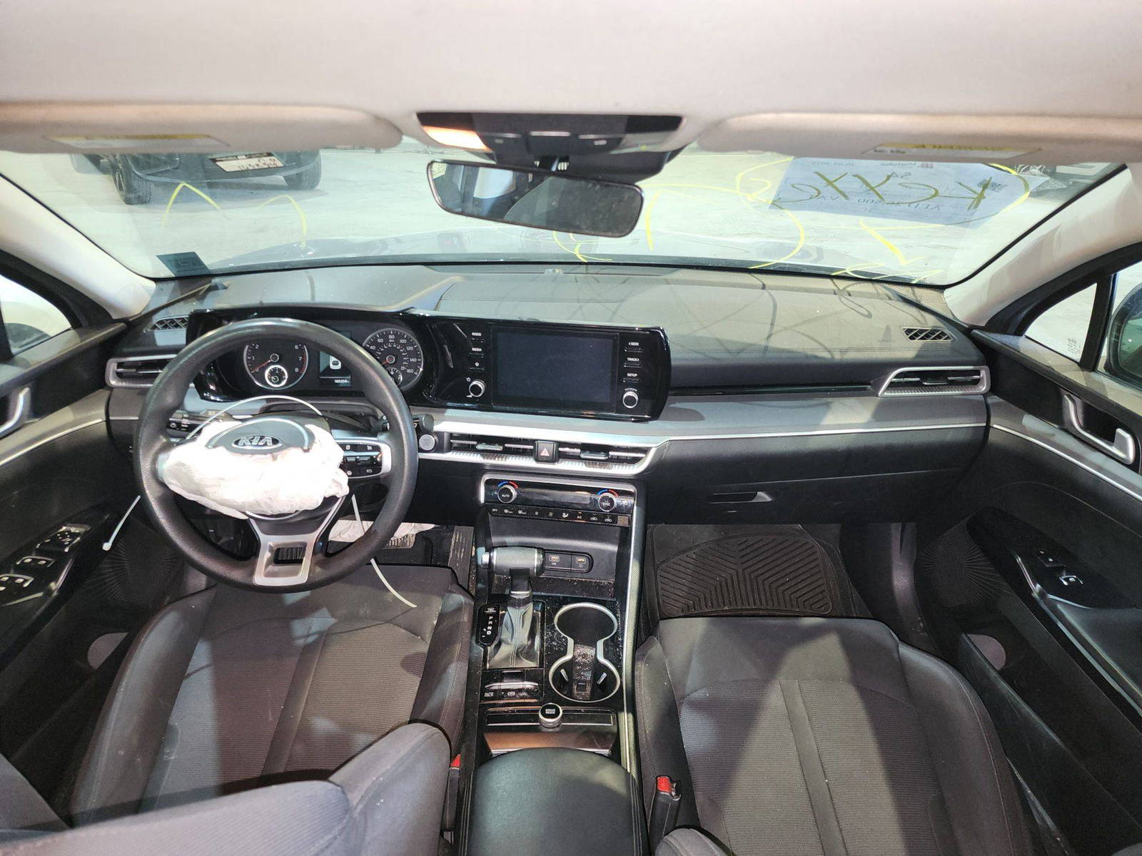 2021 KIA K5 — 165254 Miles — Lot 027159 — Souq - Marhaba Auctions Used Cars - Image 9