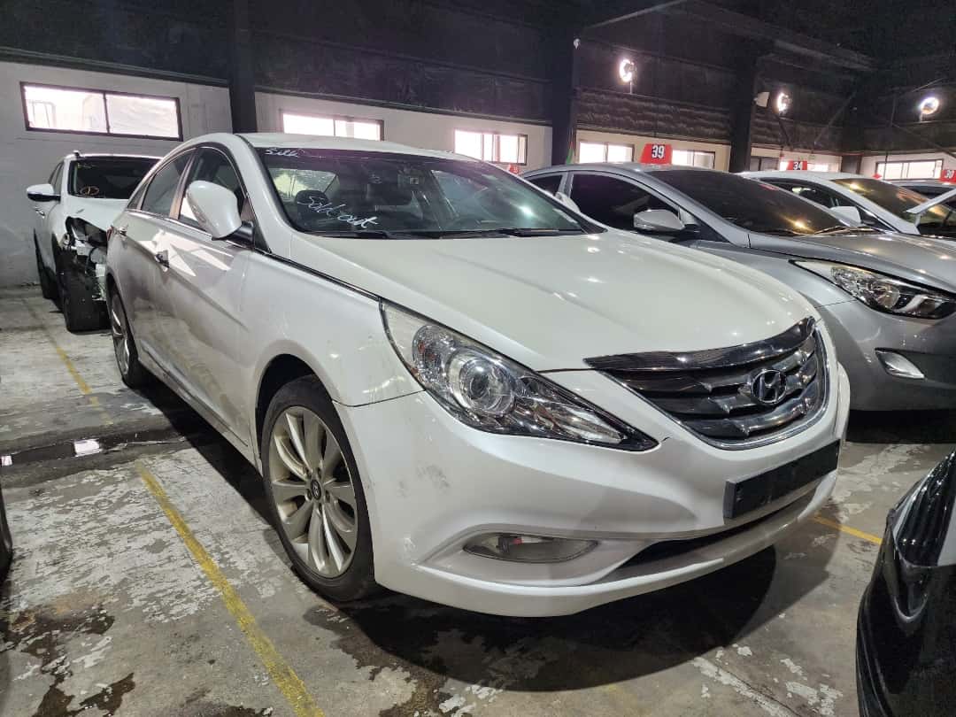 HYUNDAI SONATA