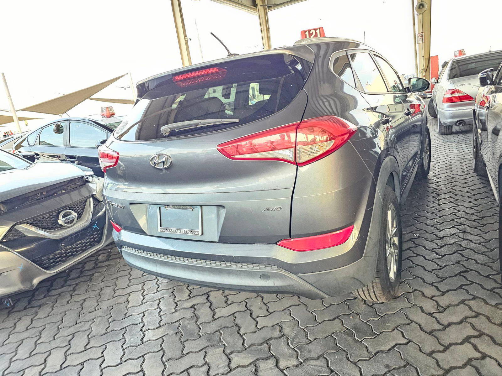 2017 HYUNDAI TUCSON — 164522 Miles — Lot HU295463 — Souq - Marhaba Auctions Used Cars - Image 12