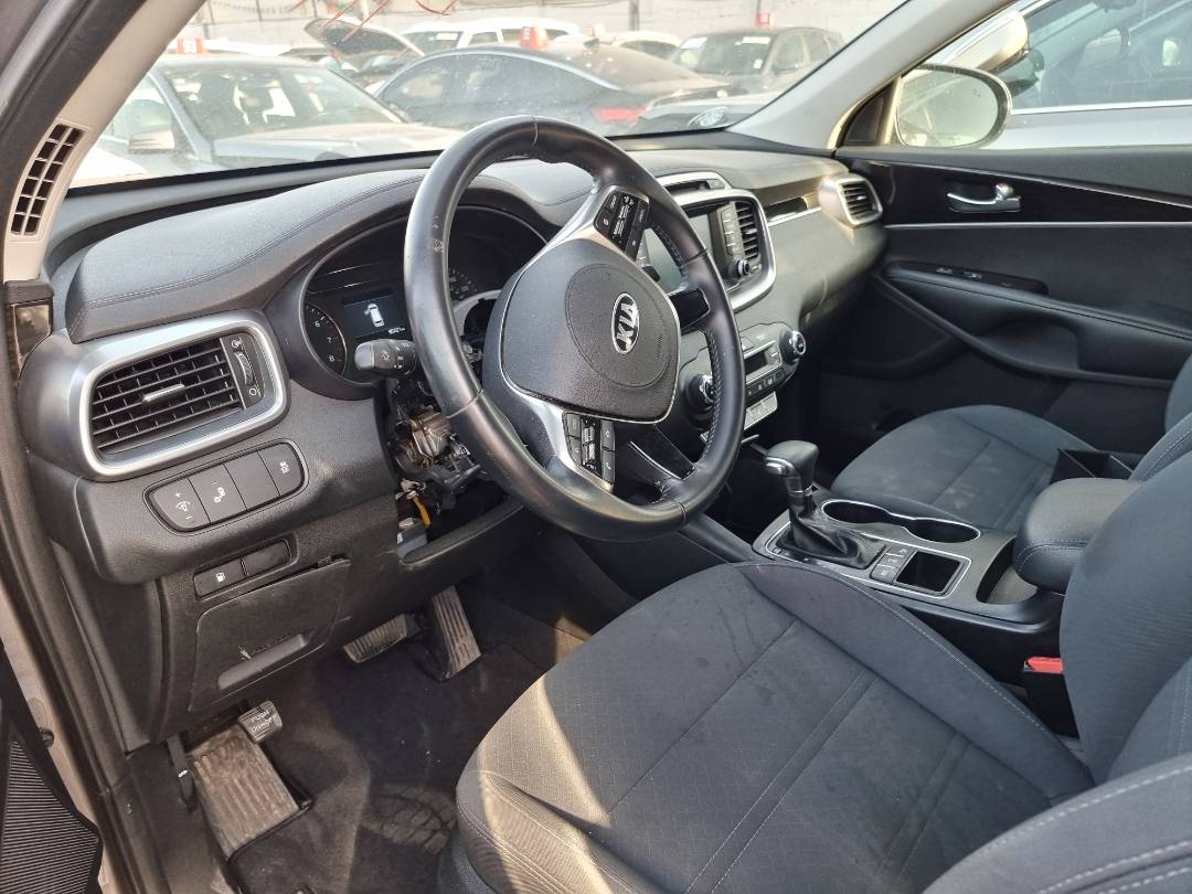 2019 KIA SORENTO — 85221 Miles — Lot 125487 — Souq - Marhaba Auctions Used Cars - Image 6