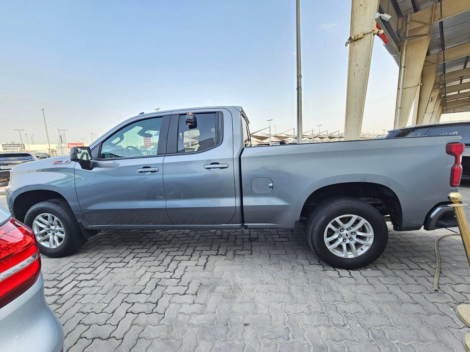 2020 CHEVROLET SILVERADO — 139435 Miles — Lot D6LZ376274 — Souq - Marhaba Auctions Used Cars - Image 4