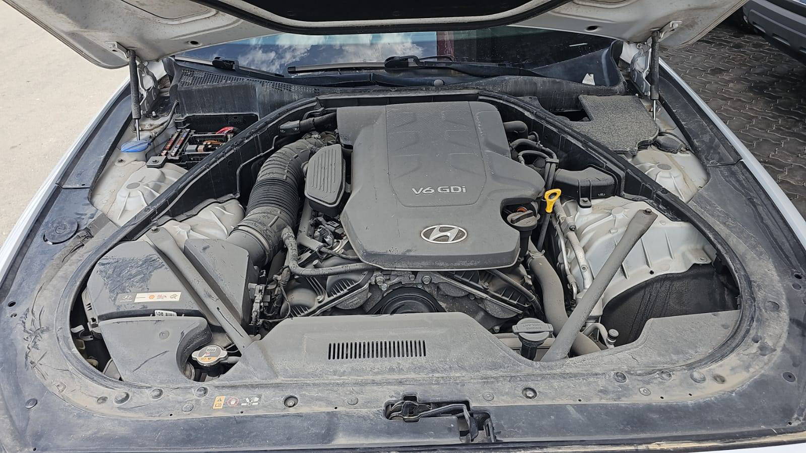 HYUNDAI GENESIS 2015 - Marhaba Auction Used Cars - Image 4