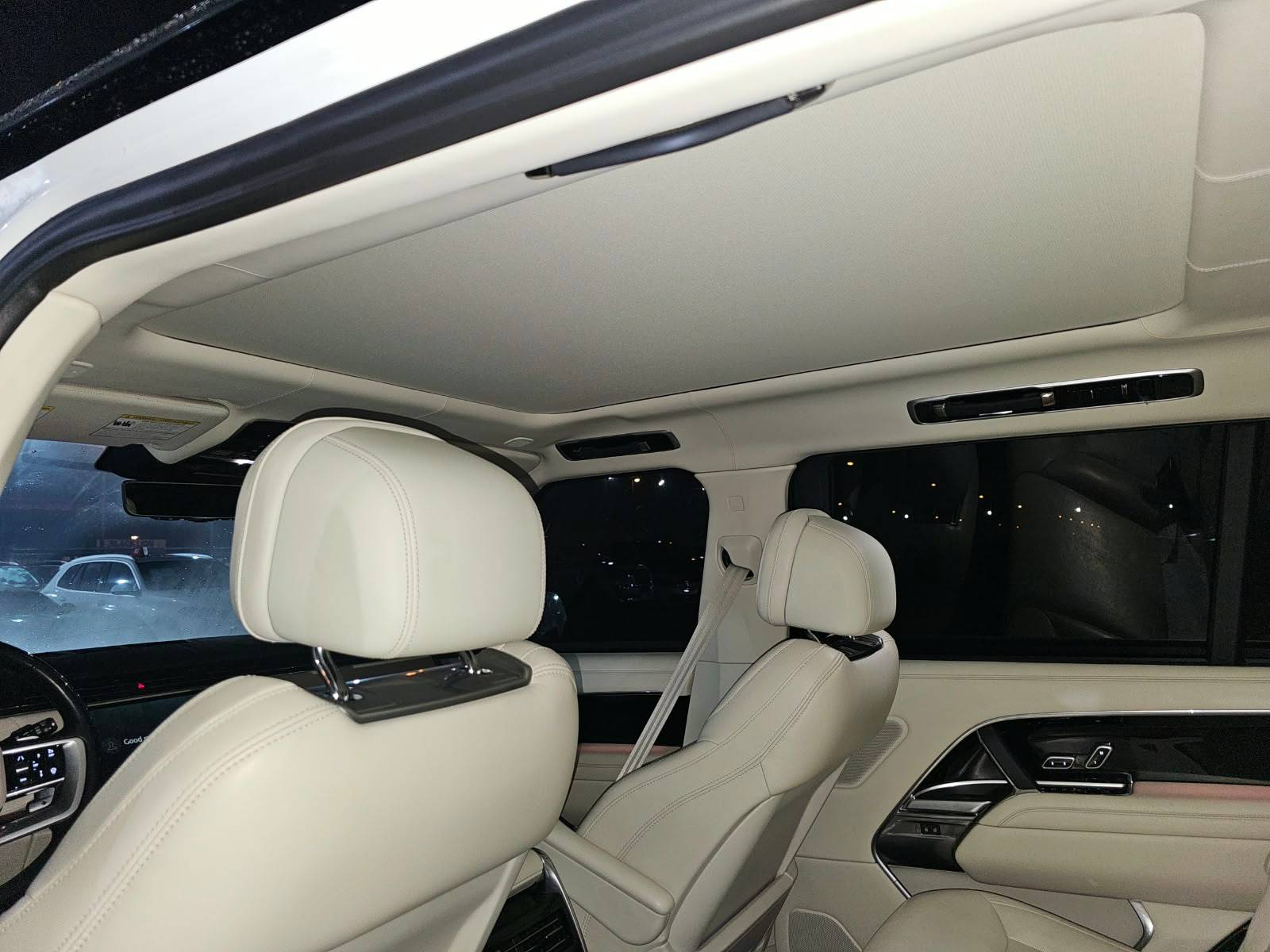 2023 LAND ROVER RANGE ROVER VOGUE AUTOBIOGRAPHY — 18543 KM — Lot 7XPA076782 - Marhaba Auctions Used Cars - Image 11