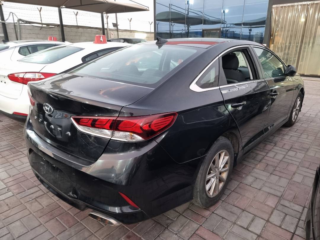 2018 HYUNDAI SONATA — 126226 Miles — Lot 124587 — Ind. 12 - Marhaba Auctions Used Cars - Image 4