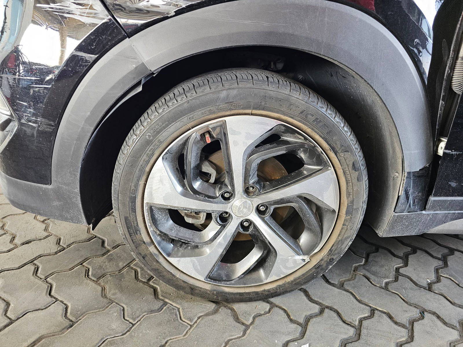 2018 HYUNDAI TUCSON — 95939 Miles — Lot U783326 — Souq - Marhaba Auctions Used Cars - Image 12