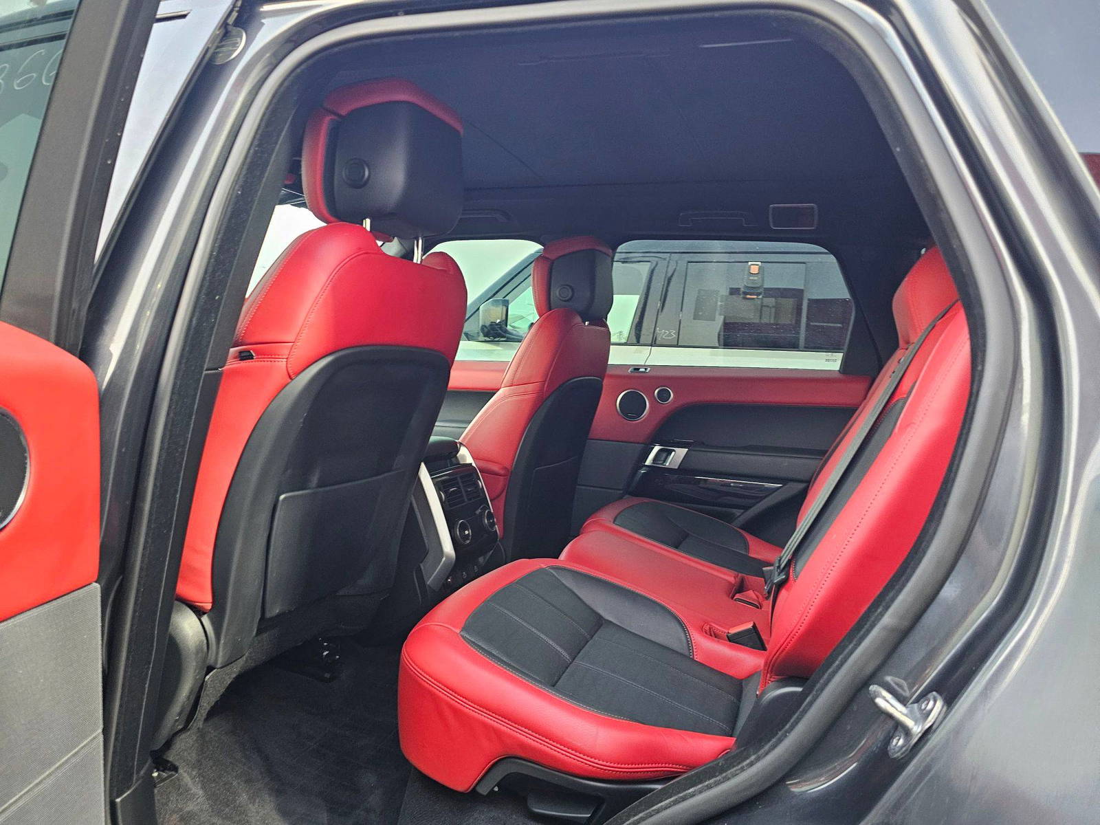 LAND ROVER RANGE ROVER SPORT AUTOBIOGRAPHY 2022 - Marhaba Auction Used Cars - Image 8