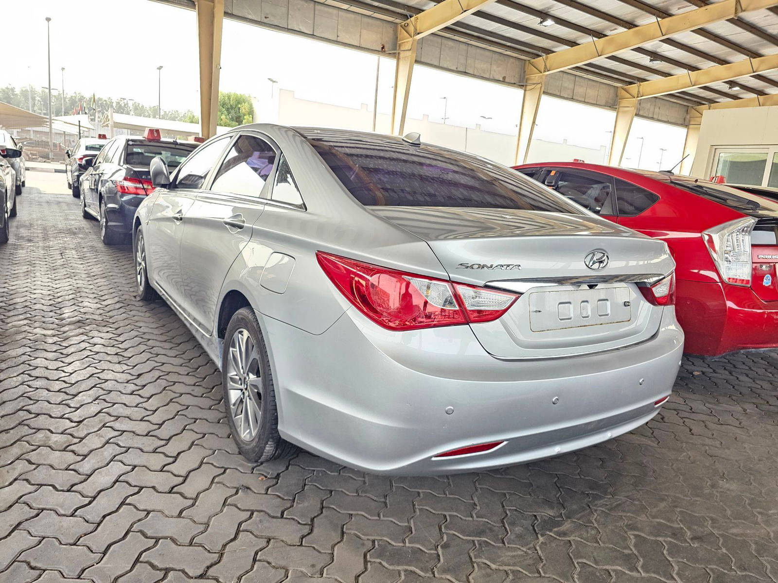 2013 HYUNDAI SONATA — 200219 KM — Lot 559559 — Souq - Marhaba Auctions Used Cars - Image 5