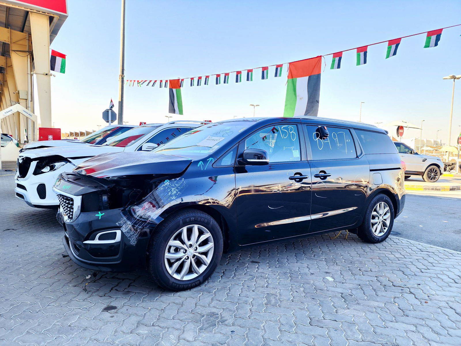 2019 KIA SEDONA — 45262 Miles — Lot 40158497 — Souq - Marhaba Auctions Used Cars - Image 5