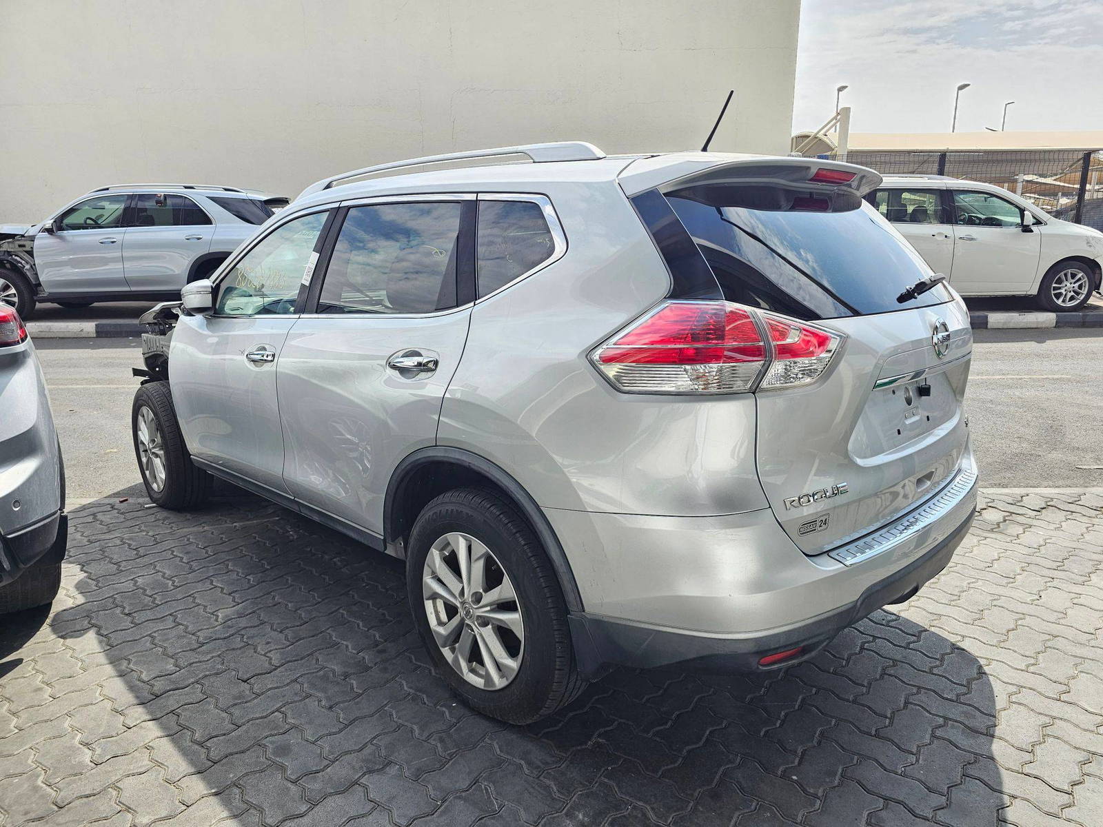 NISSAN ROGUE 2016 - Marhaba Auction Used Cars - Image 4