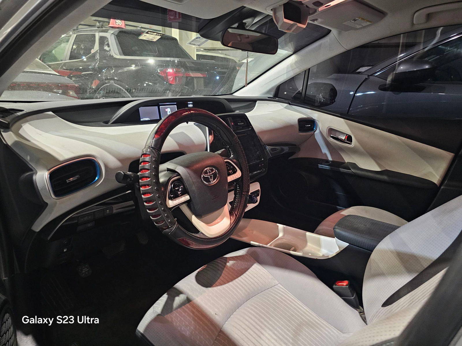 2018 TOYOTA PRIUS PRIME — 177897 KM — Lot 081441 — Main - Marhaba Auctions Used Cars - Image 8