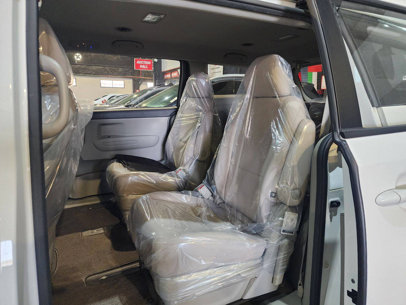 2018 KIA SEDONA — 136704 Miles — Lot 17J6408784 — Main - Marhaba Auctions Used Cars - Image 9