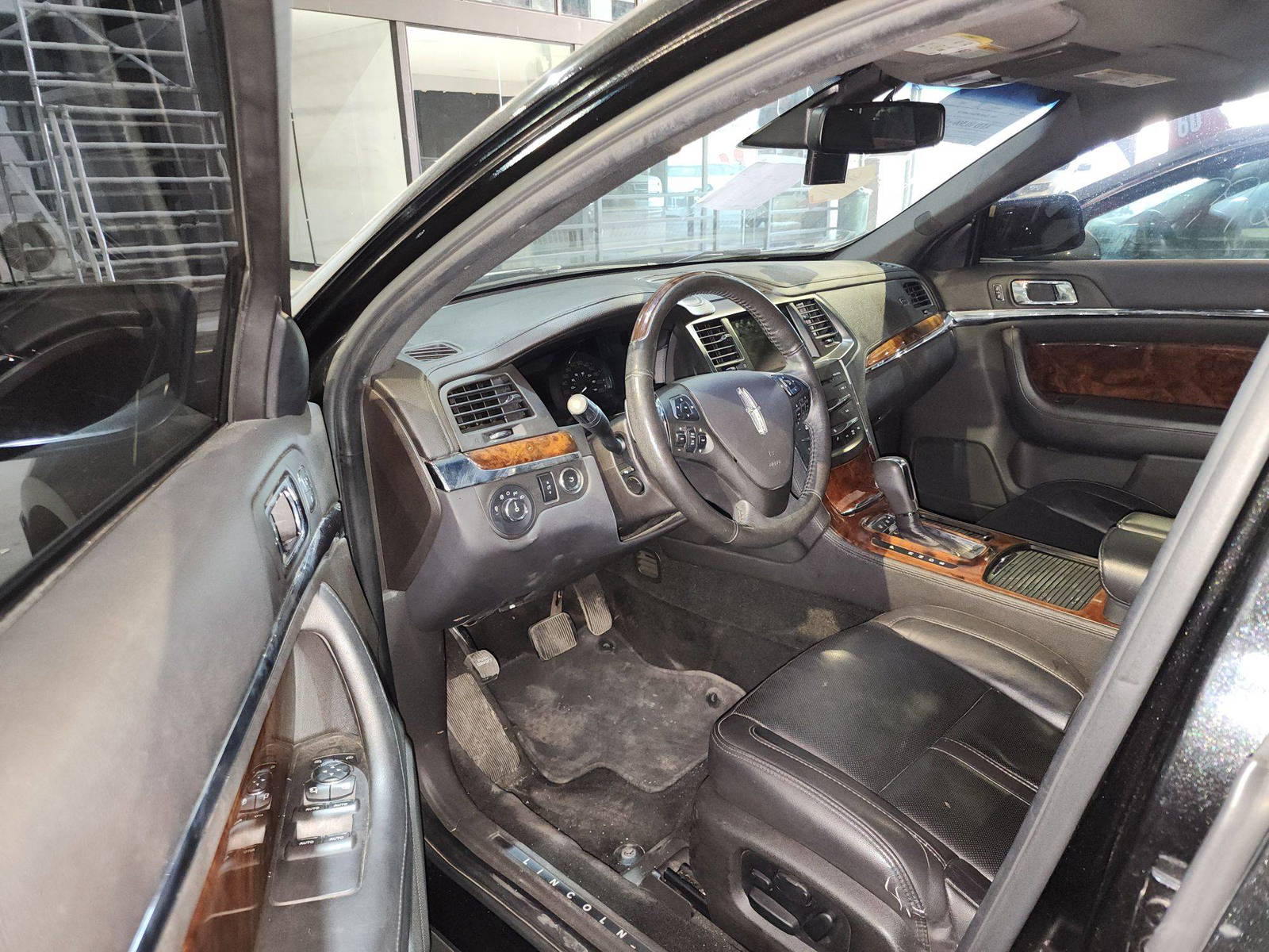 2014 LINCOLN MKS — 285390 KM — Lot G608738 — Al Quoz - Marhaba Auctions Used Cars - Image 11