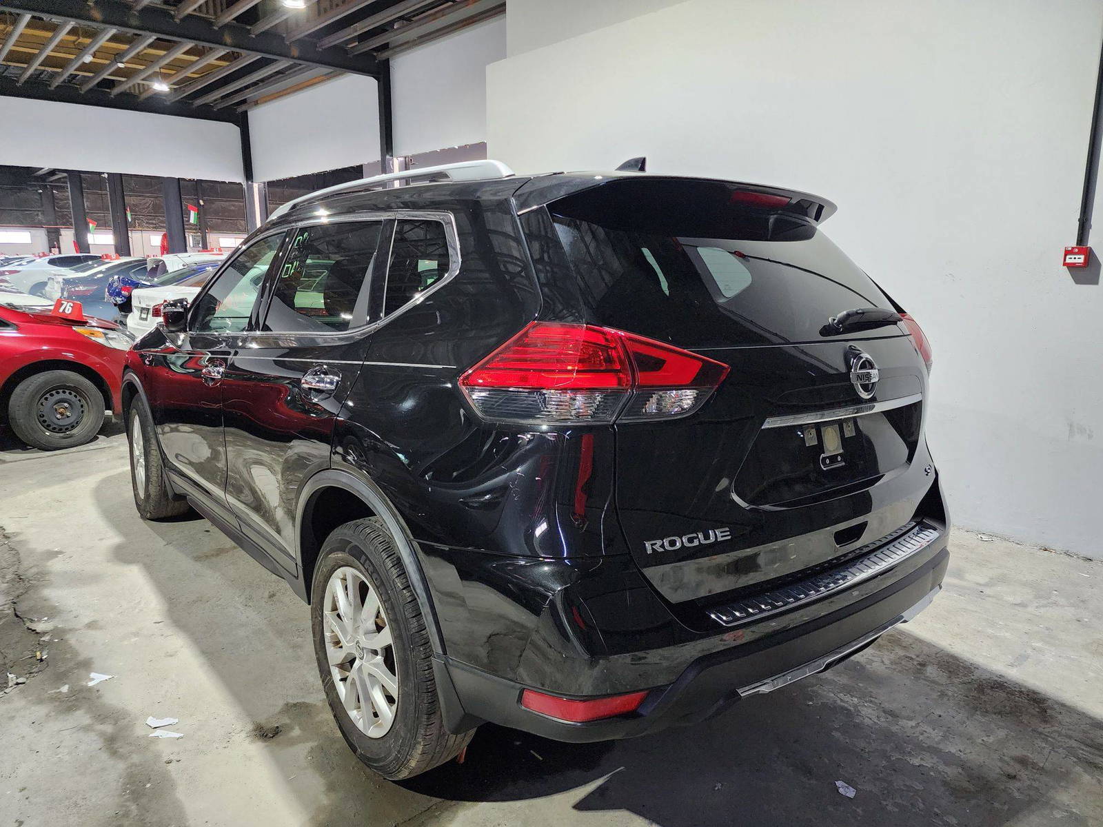 2017 NISSAN ROGUE — 137048 Miles — Lot 136343 — Al Quoz - Marhaba Auctions Used Cars - Image 5