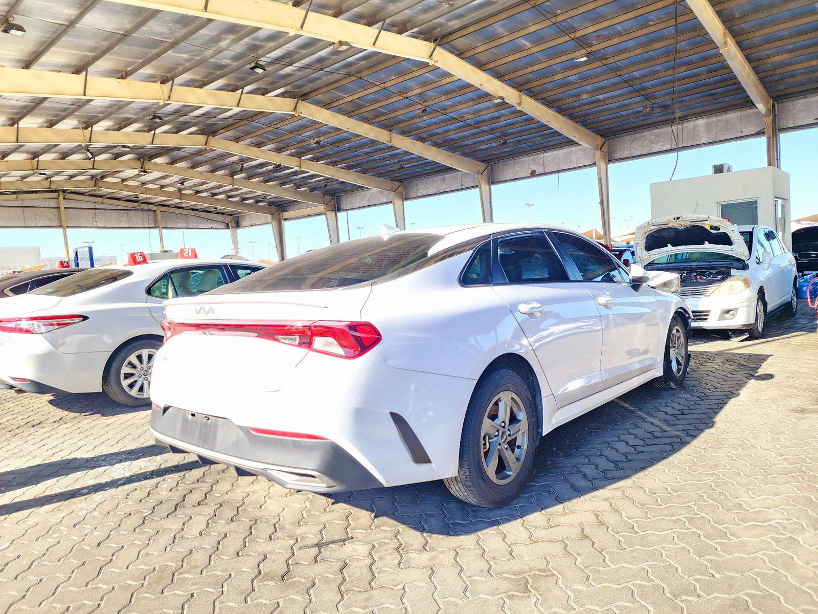 2022 KIA K5 — 74381 Miles — Lot 39845520 — Souq - Marhaba Auctions Used Cars - Image 3