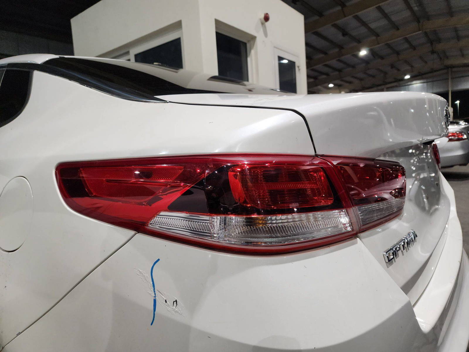 2016 KIA OPTIMA — 102743 Miles — Lot 41257154 — Souq - Marhaba Auctions Used Cars - Image 11