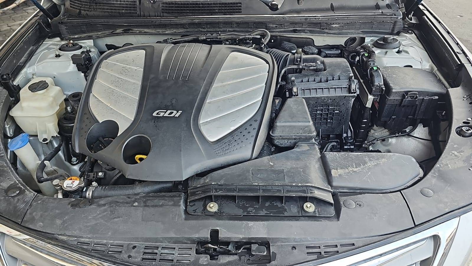 2014 HYUNDAI AZERA — 151526 Miles — Lot 1EA396426 — Souq - Marhaba Auctions Used Cars - Image 4