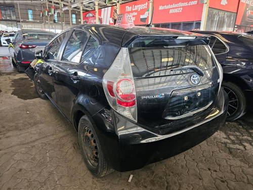 TOYOTA PRIUS C