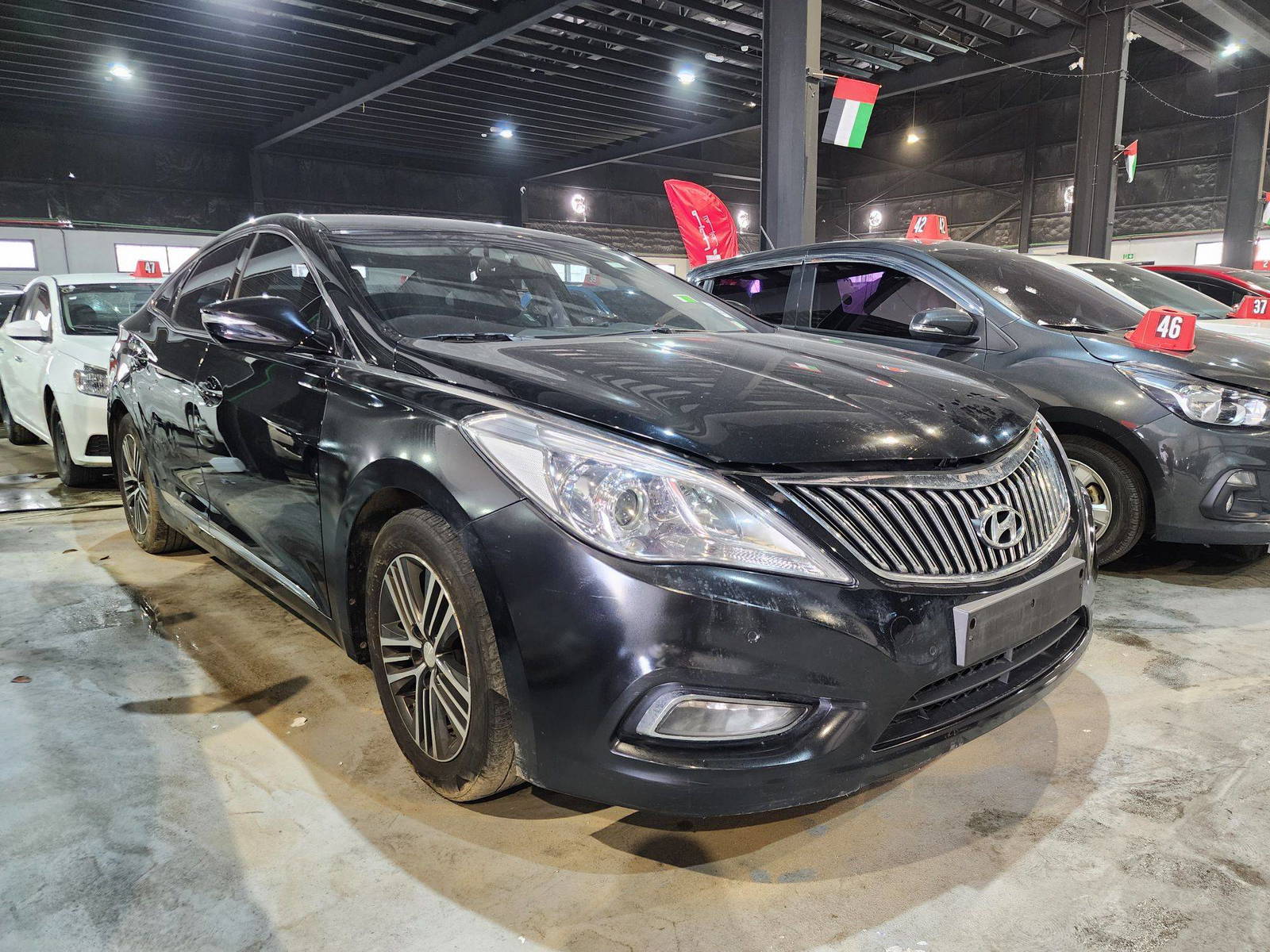 2014 HYUNDAI GRANDEUR — 214538 KM — Lot 298520 — Souq - Marhaba Auctions Used Cars - Image 3