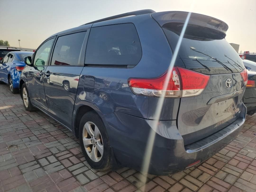 2014 TOYOTA SIENNA — 111386 Miles — Lot 1285487 — Main - Marhaba Auctions Used Cars - Image 5