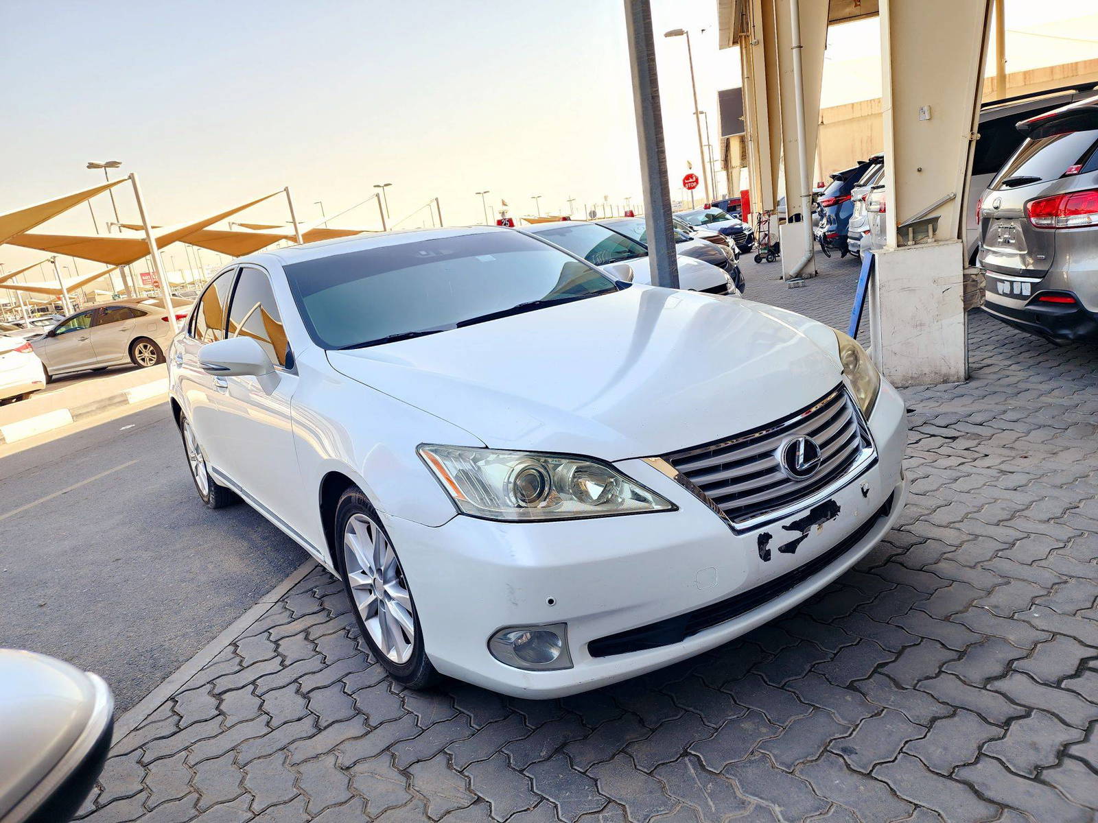2012 LEXUS ES 350 — 179719 Miles — Lot EG6C2508074 — Souq - Marhaba Auctions Used Cars - Image 4