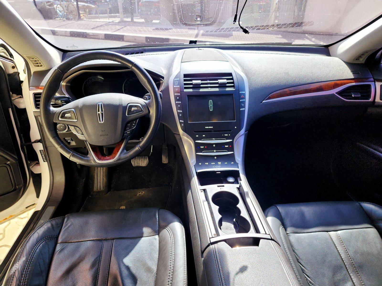 2014 LINCOLN MKZ — 206376 KM — Lot ER813015 — Souq - Marhaba Auctions Used Cars - Image 7
