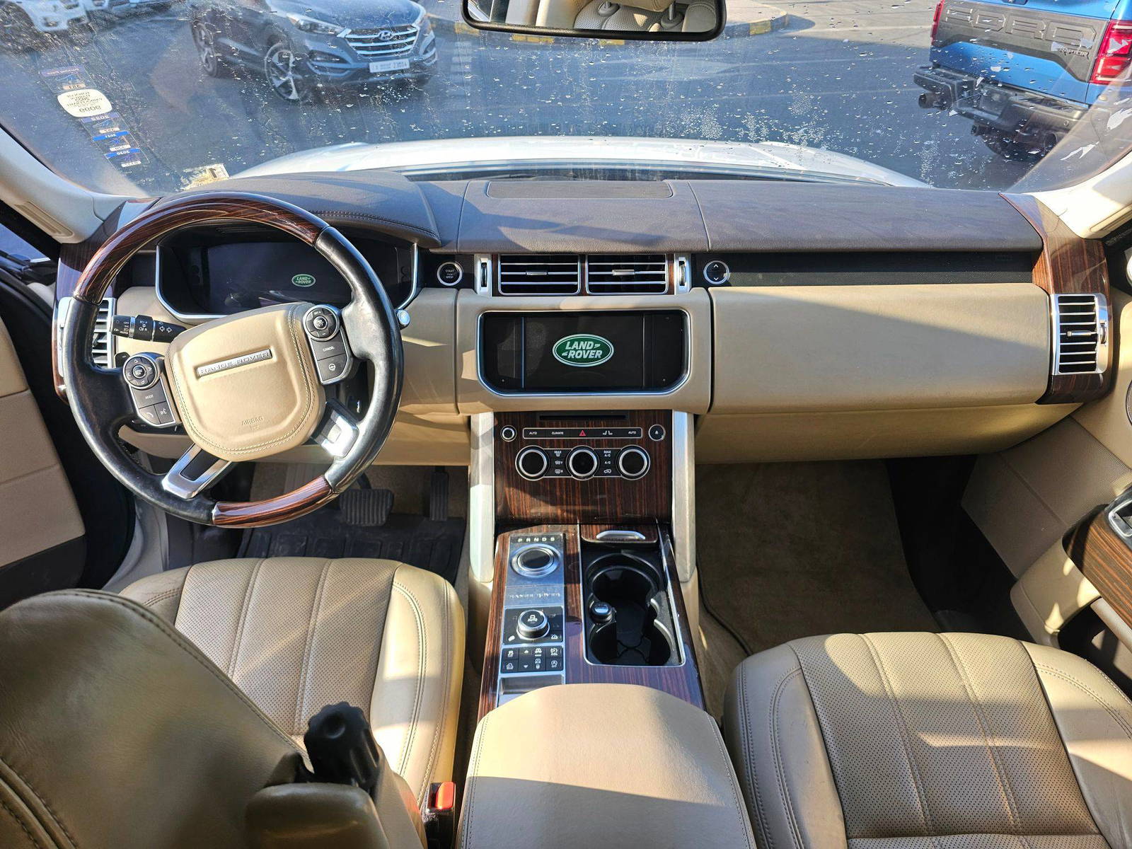 2016 LAND ROVER RANGE ROVER VOGUE — 146006 Miles — Lot GA318770 — Souq - Marhaba Auctions Used Cars - Image 7