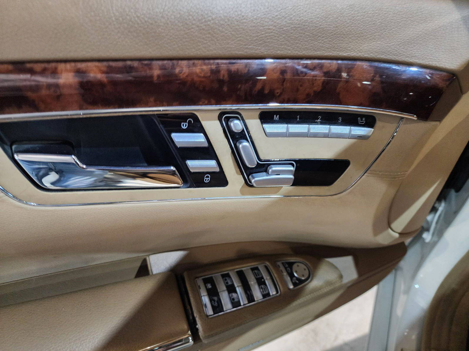 2006 MERCEDES BENZ S350 — 185044 KM — Lot 23856 — Al Quoz - Marhaba Auctions Used Cars - Image 11
