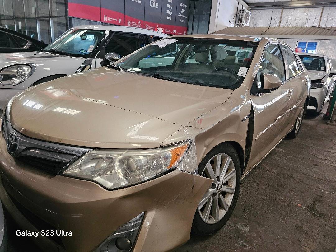 TOYOTA CAMRY