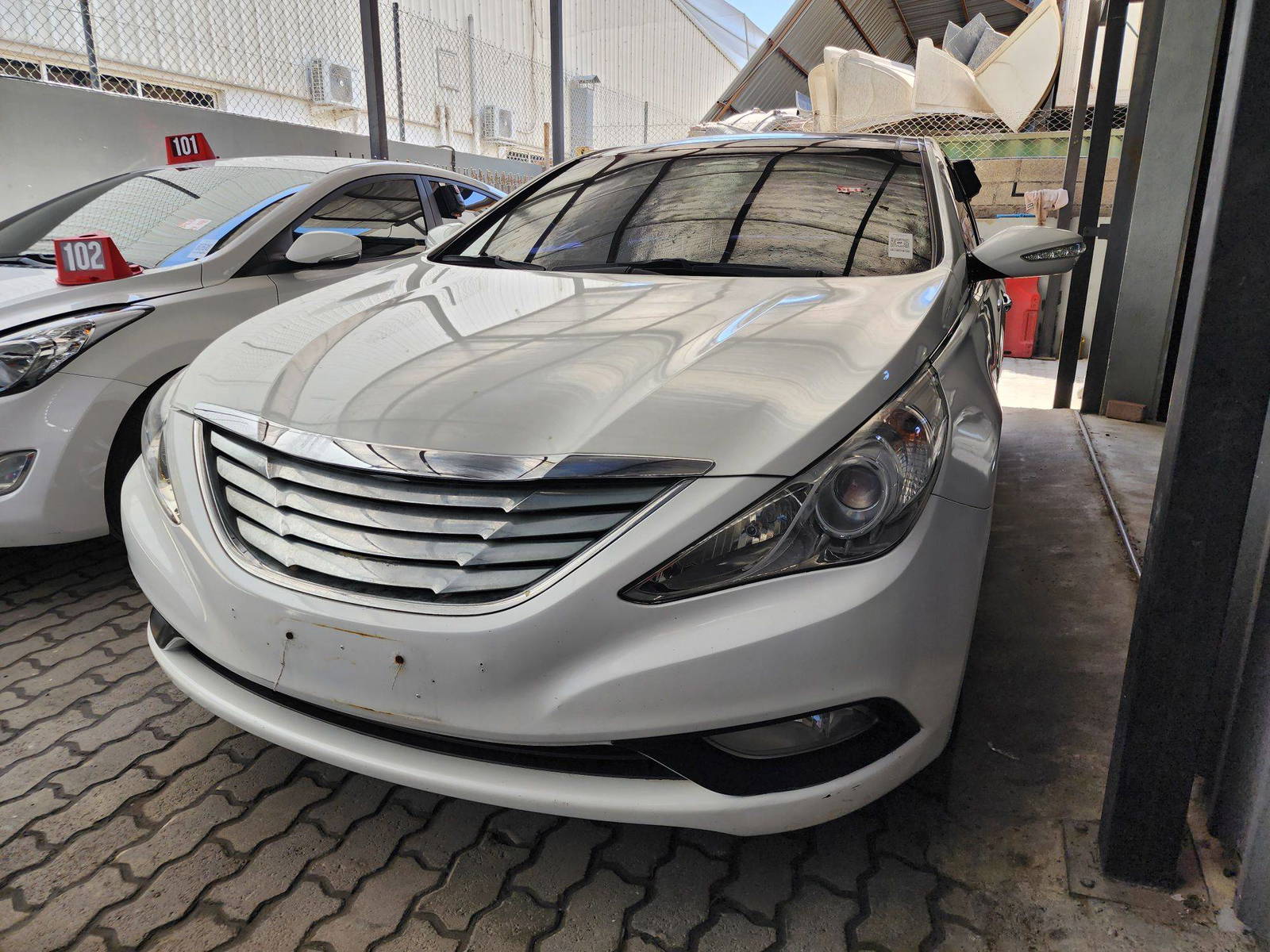 2010 HYUNDAI SONATA — 203790 KM — Lot 101149 — Al Quoz - Marhaba Auctions Used Cars - Image 4