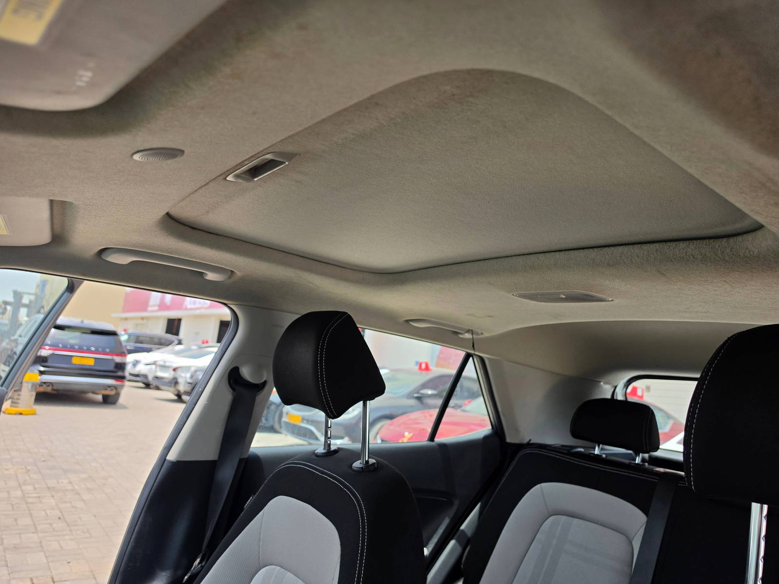 2020 HYUNDAI VENUE SEL — 130831 Miles — Lot 049052 - Marhaba Auctions Used Cars - Image 11