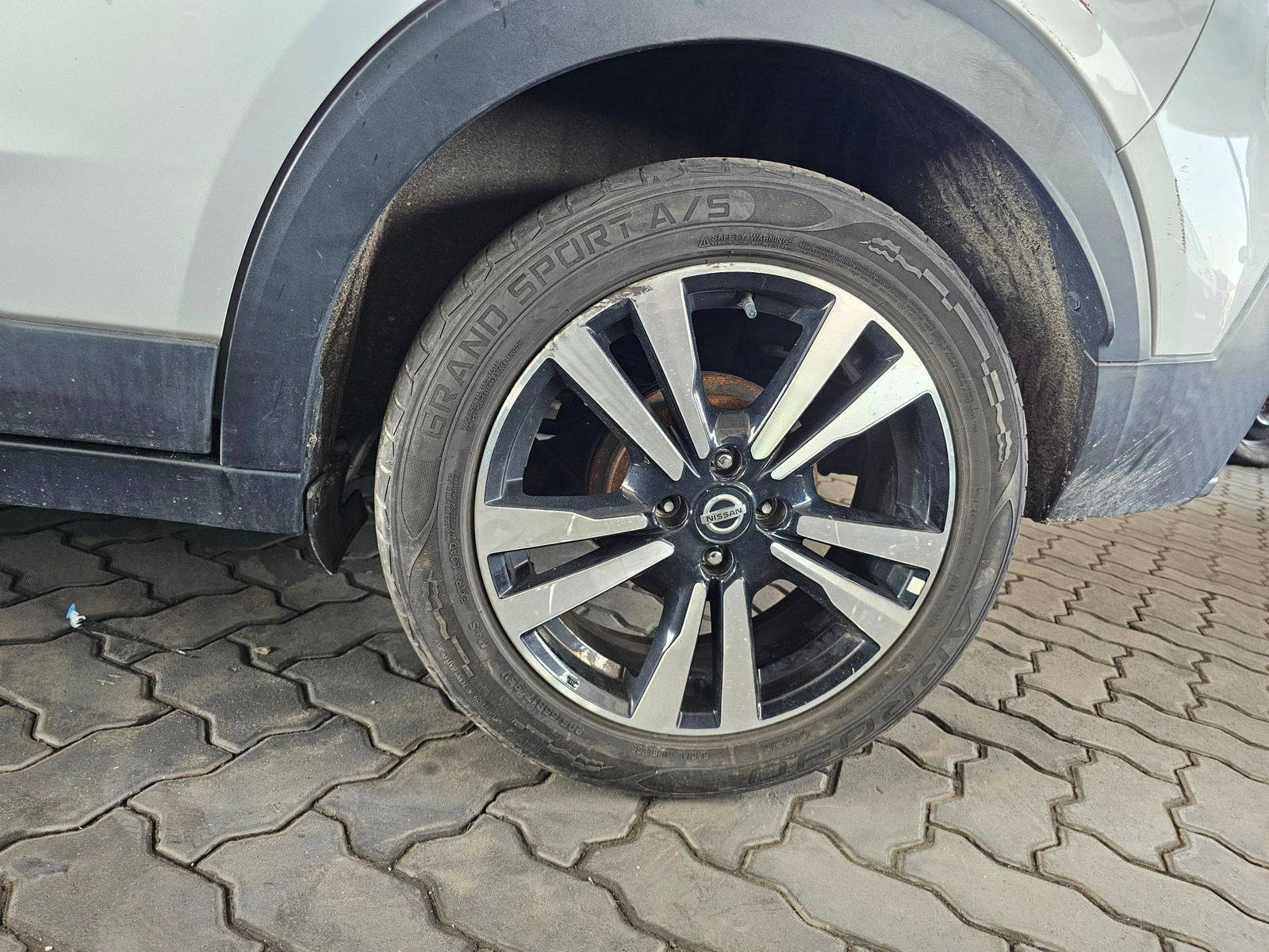 2019 NISSAN KICKS — 116298 Miles — Lot KL548505 — Souq - Marhaba Auctions Used Cars - Image 10