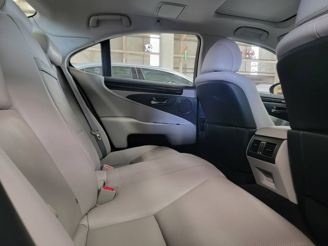 2016 LEXUS LS 460 — 97130 Miles — Lot 25811 - Marhaba Auctions Used Cars - Image 5