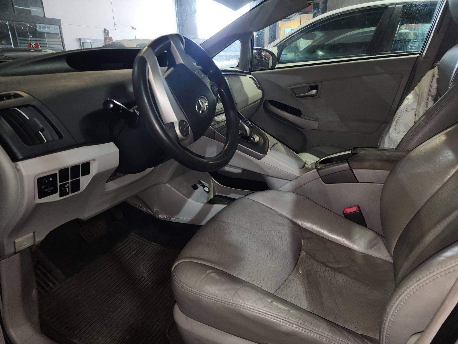 2012 TOYOTA PRIUS — 184639 Miles — Lot C5504008 — Souq - Marhaba Auctions Used Cars - Image 7