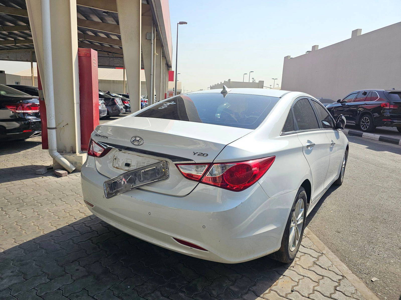 2010 HYUNDAI SONATA — 180336 KM — Lot 070824 — Souq - Marhaba Auctions Used Cars - Image 5