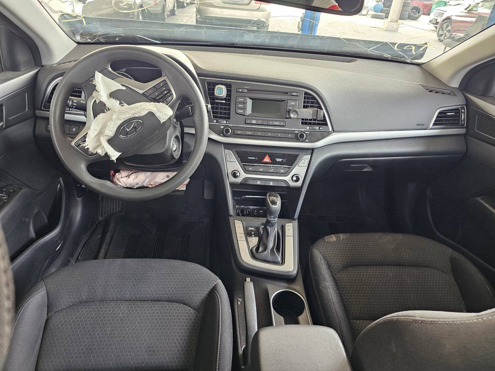 2017 HYUNDAI ELANTRA — 73365 KM — Lot 12332437 — Main - Marhaba Auctions Used Cars - Image 7