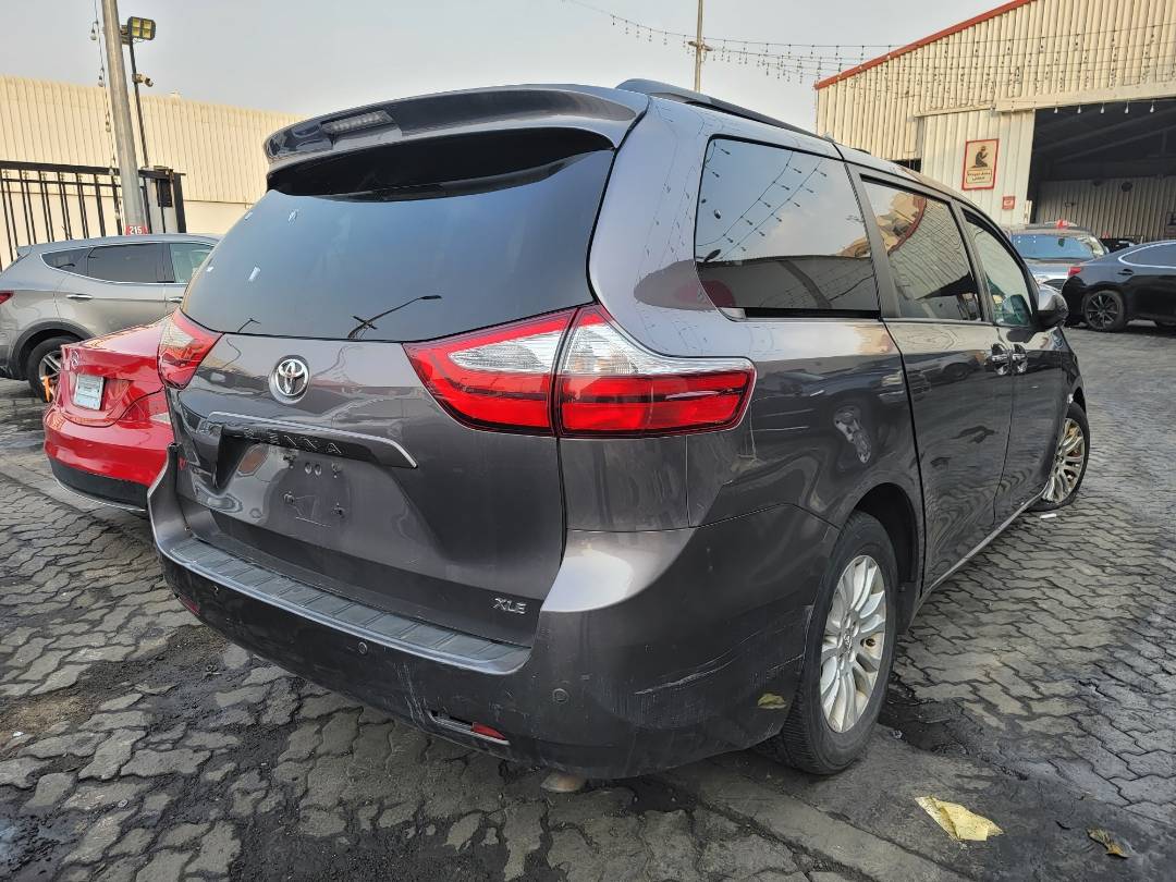 2015 TOYOTA SIENNA — 207787 Miles — Lot FS686664 — Main - Marhaba Auctions Used Cars - Image 3